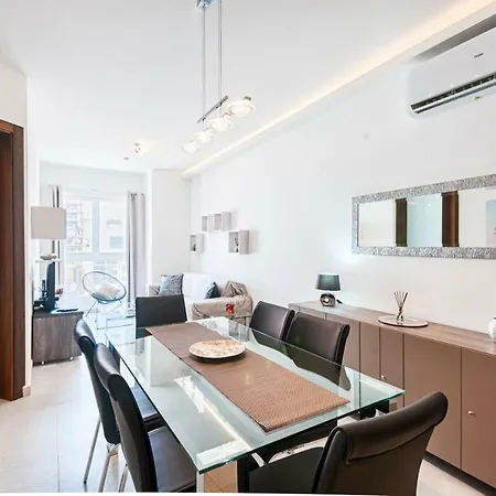 Centre Point 2 Bedroom - A/c & Free Wifi