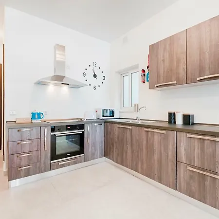 Apartment Centre Point 2 Bedroom - A/c & Free Wifi Saint Julian's